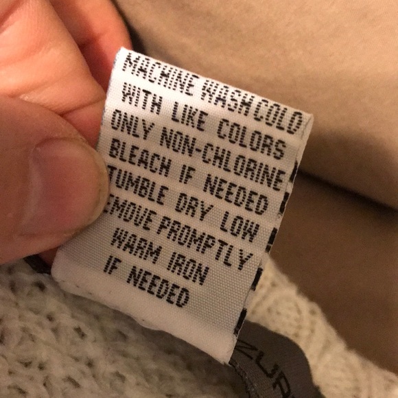 AMI SANZURI ivory sweater NWOT - Picture 3 of 5